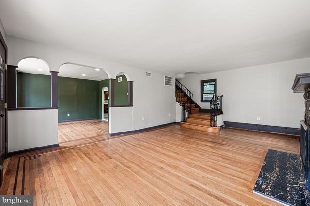 233 S FAIRVIEW AVE, Upper Darby, PA 19082