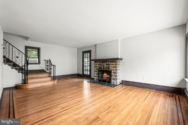 233 S FAIRVIEW AVE, Upper Darby, PA 19082