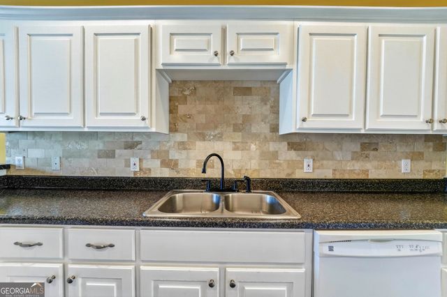 1225 E Hampton Drive, Statesboro, GA 30461