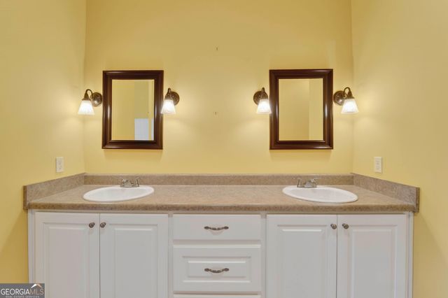 1225 E Hampton Drive, Statesboro, GA 30461