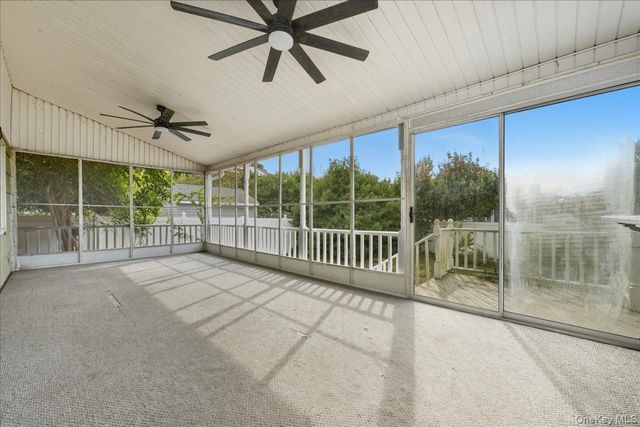 215 W Granada Avenue, Lindenhurst, NY 11757