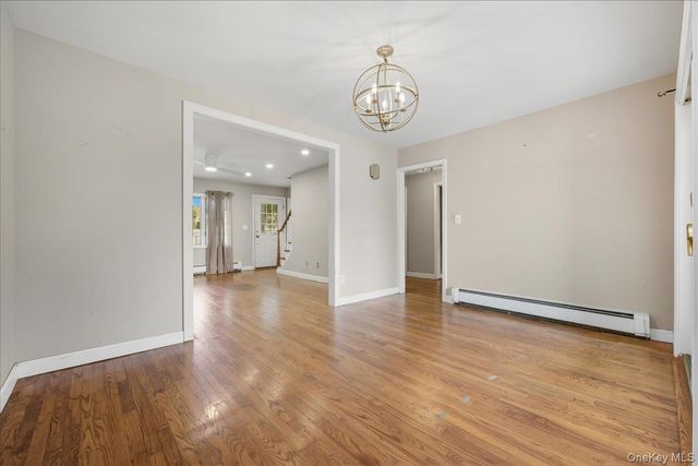 215 W Granada Avenue, Lindenhurst, NY 11757