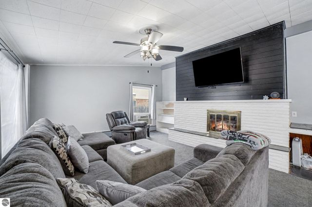 905 E Gaylord Street, Mt Pleasant, MI 48858