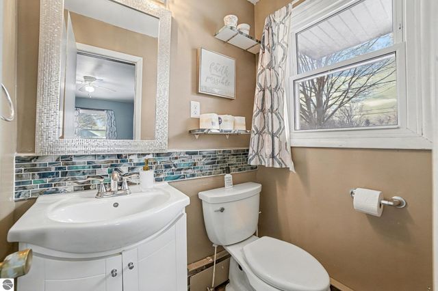 905 E Gaylord Street, Mt Pleasant, MI 48858