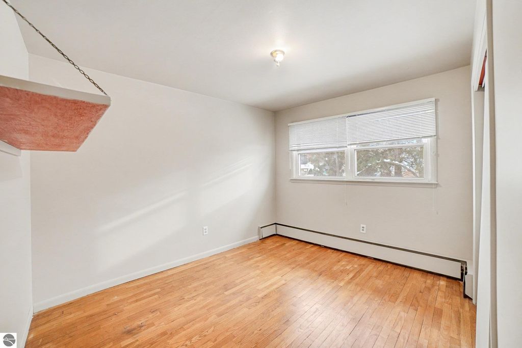 Image 17 of property listing at 905 E Gaylord Street, Mt Pleasant, MI 48858