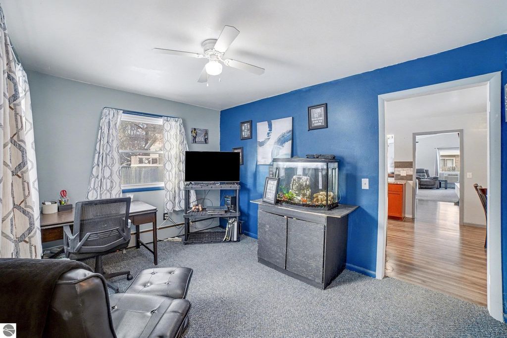 Image 5 of property listing at 905 E Gaylord Street, Mt Pleasant, MI 48858