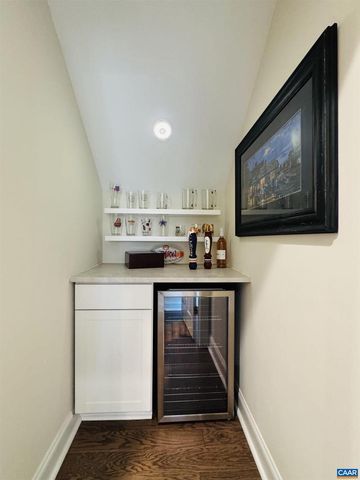 189 WINDSOR DR, Fishersville, VA 22939