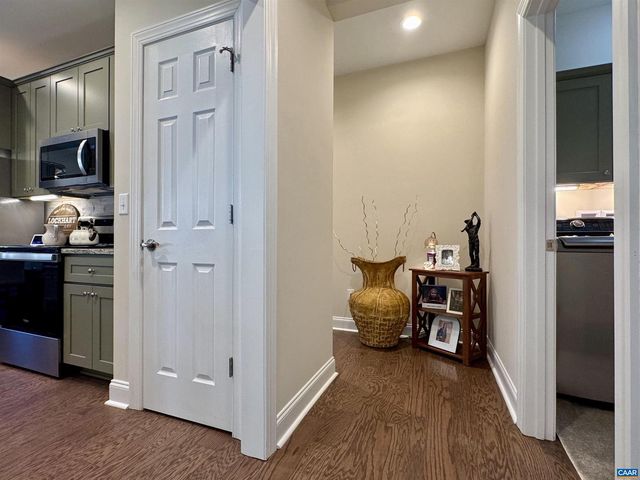 189 WINDSOR DR, Fishersville, VA 22939