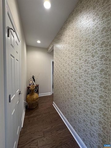 189 WINDSOR DR, Fishersville, VA 22939