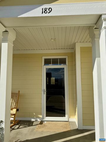 189 WINDSOR DR, Fishersville, VA 22939