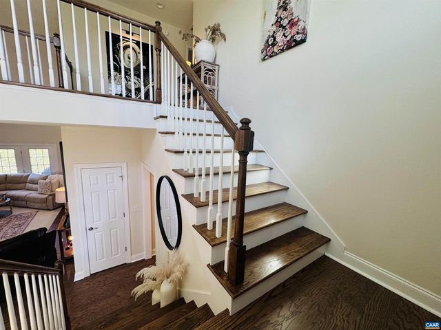 189 WINDSOR DR, Fishersville, VA 22939