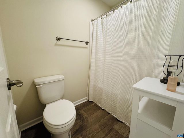 189 WINDSOR DR, Fishersville, VA 22939