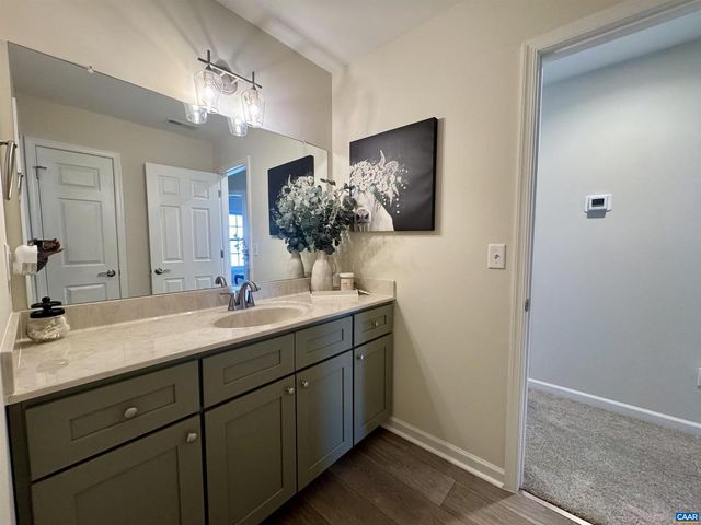 189 WINDSOR DR, Fishersville, VA 22939