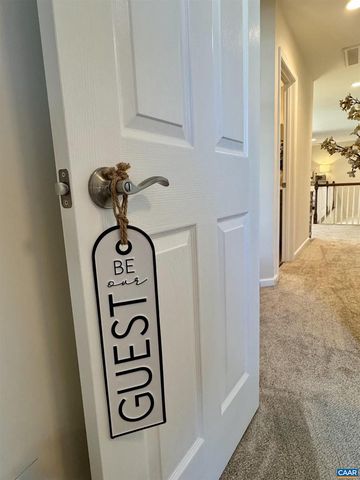 189 WINDSOR DR, Fishersville, VA 22939