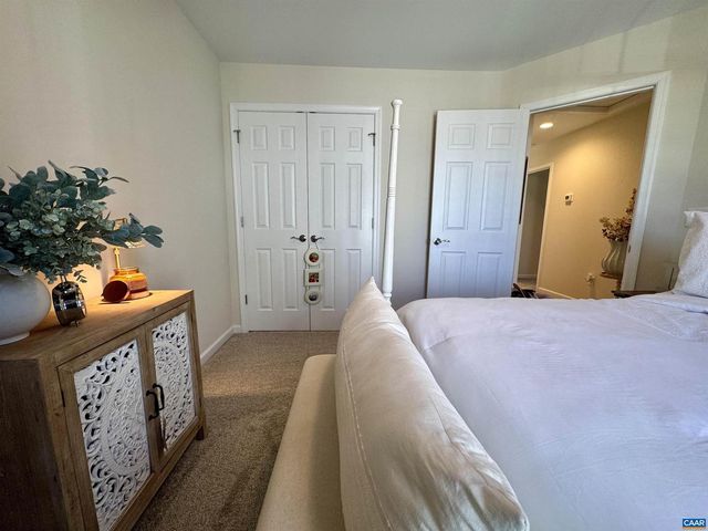 189 WINDSOR DR, Fishersville, VA 22939