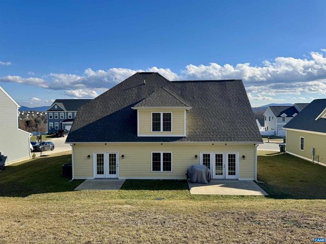 189 WINDSOR DR, Fishersville, VA 22939