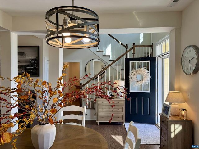 189 WINDSOR DR, Fishersville, VA 22939