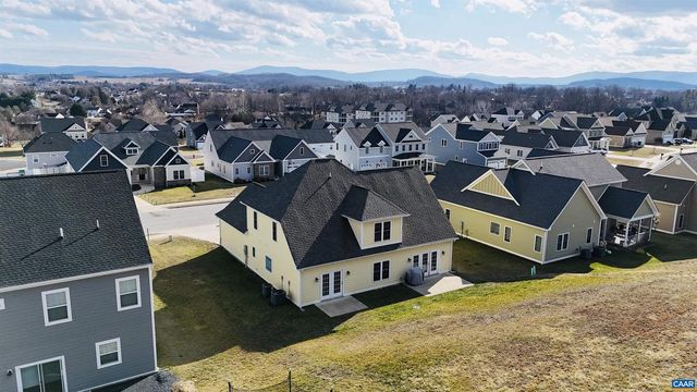 189 WINDSOR DR, Fishersville, VA 22939