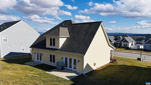 189 WINDSOR DR, Fishersville, VA 22939