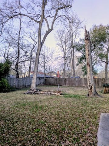 1309 Sunset Drive, Dickinson, TX 77539