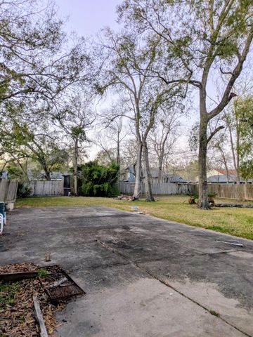 1309 Sunset Drive, Dickinson, TX 77539