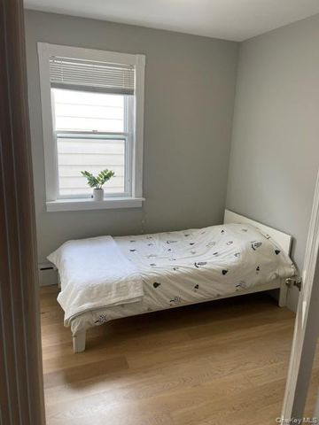 88-27 Aubery Ave., Glendale, NY 11385
