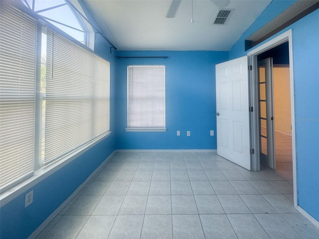 Image 11 of property listing at 3373 S KIRKMAN ROAD 936, Orlando, FL 32811