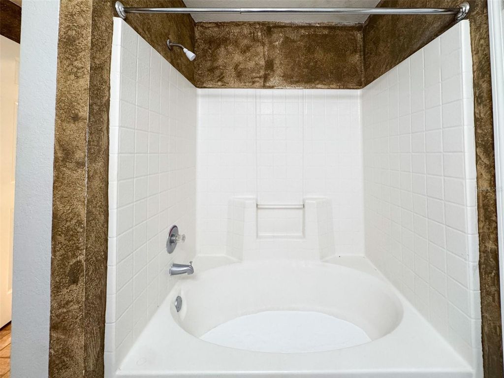 Image 17 of property listing at 3373 S KIRKMAN ROAD 936, Orlando, FL 32811