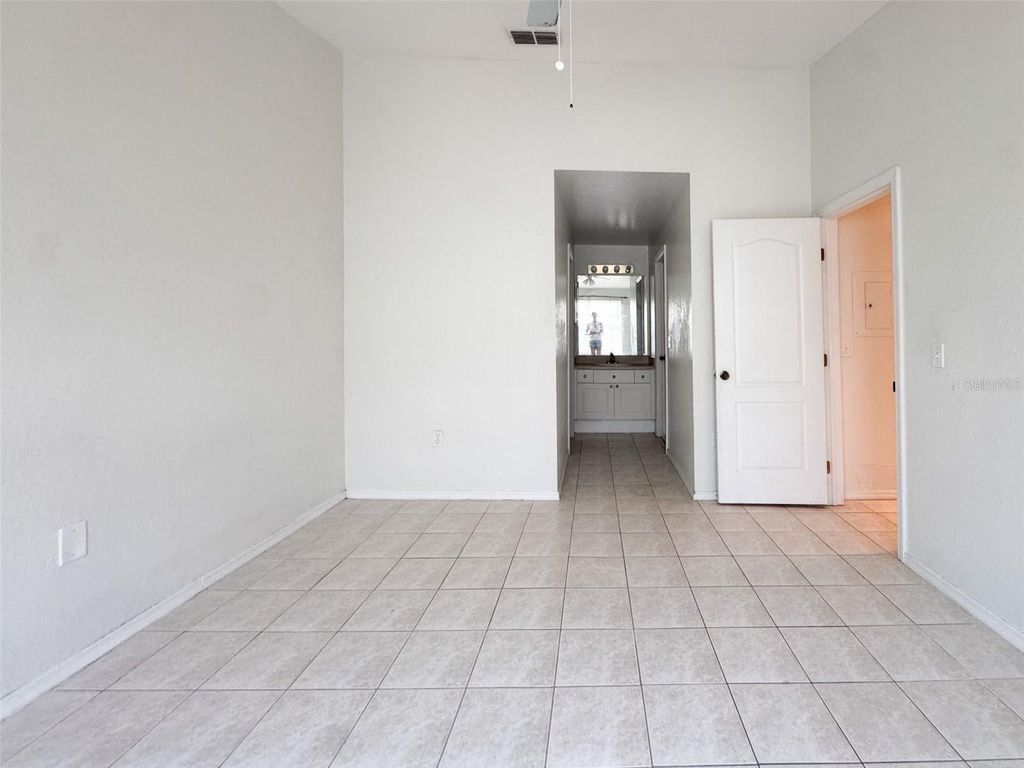 Image 18 of property listing at 3373 S KIRKMAN ROAD 936, Orlando, FL 32811