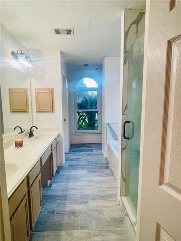 4018 Leighann Lane Drive, Houston, TX 77047