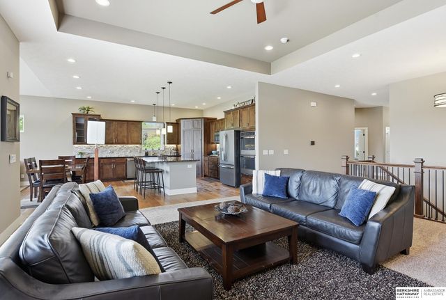 7029 S 185th Circle, Omaha, NE 68136