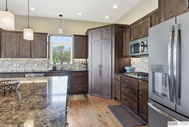 7029 S 185th Circle, Omaha, NE 68136