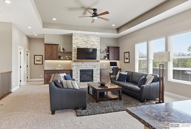 7029 S 185th Circle, Omaha, NE 68136