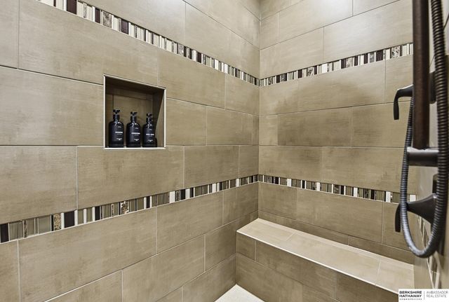 7029 S 185th Circle, Omaha, NE 68136