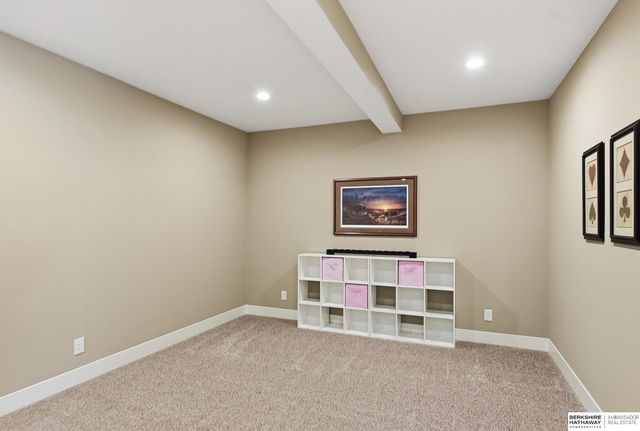 7029 S 185th Circle, Omaha, NE 68136