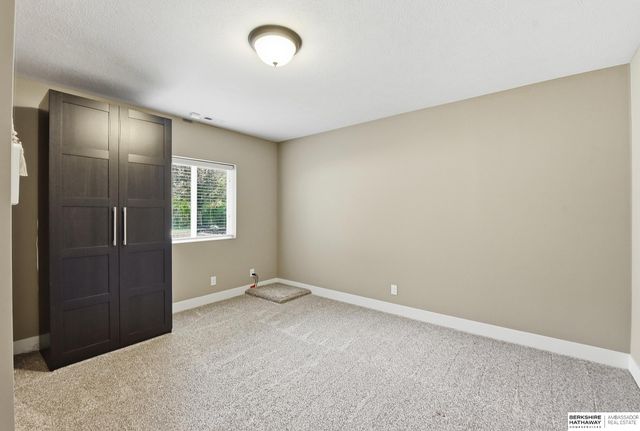 7029 S 185th Circle, Omaha, NE 68136