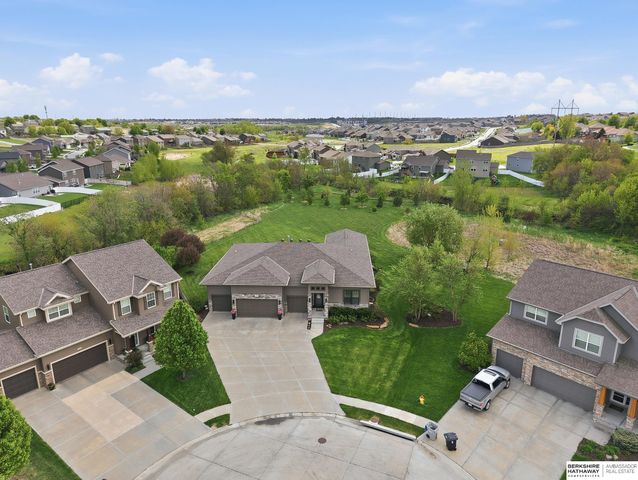 7029 S 185th Circle, Omaha, NE 68136