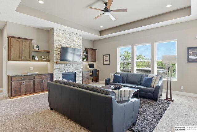 7029 S 185th Circle, Omaha, NE 68136