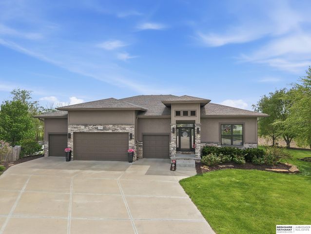 7029 S 185th Circle, Omaha, NE 68136