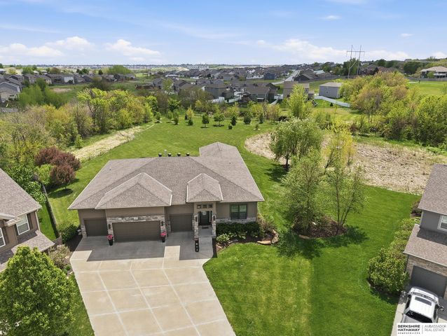 7029 S 185th Circle, Omaha, NE 68136