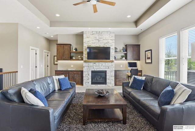 7029 S 185th Circle, Omaha, NE 68136