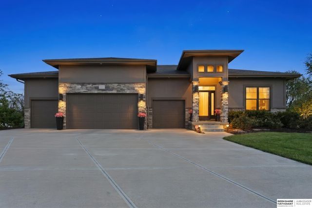 7029 S 185th Circle, Omaha, NE 68136