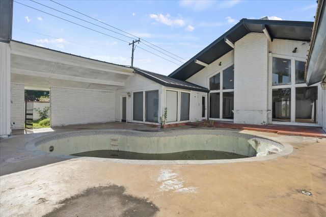 11102 Ferndale Road, Dallas, TX 75238