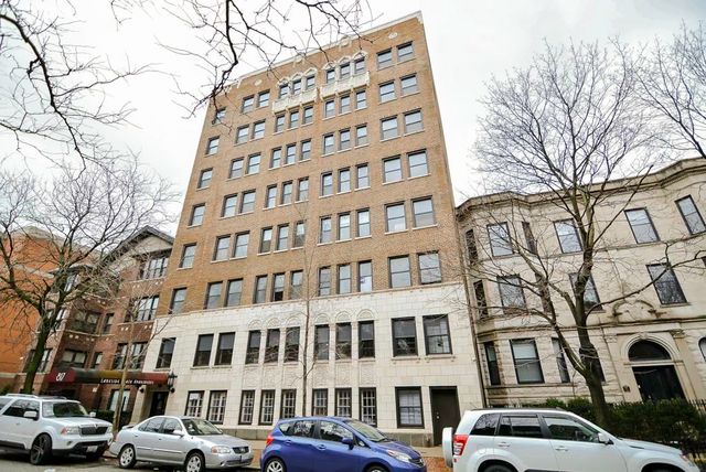 817 W Lakeside Place 702, Chicago, IL 60640