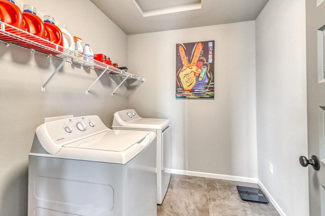 442 Hampton Drive W, Moorhead, MN 56560