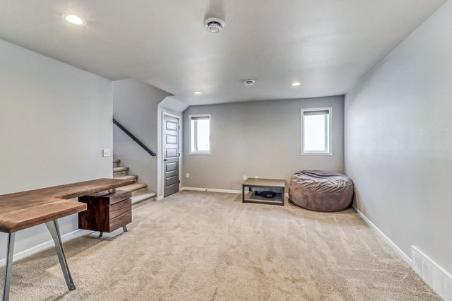 442 Hampton Drive W, Moorhead, MN 56560