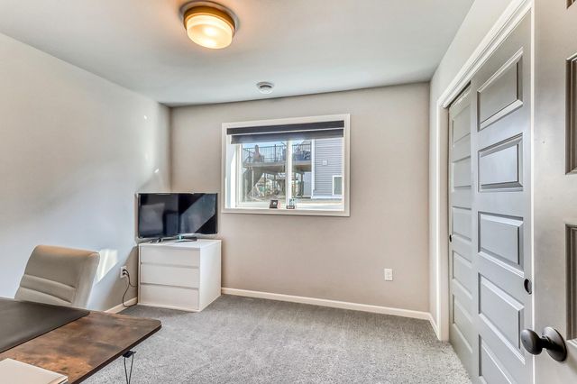 442 Hampton Drive W, Moorhead, MN 56560