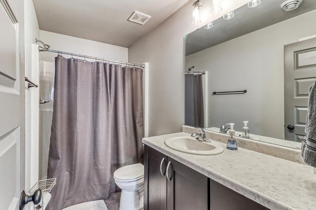 442 Hampton Drive W, Moorhead, MN 56560