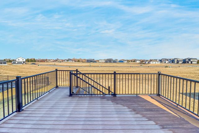 442 Hampton Drive W, Moorhead, MN 56560