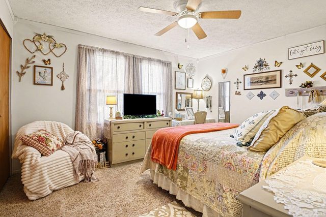 306 W Hillside Drive, Syracuse, IN 46567